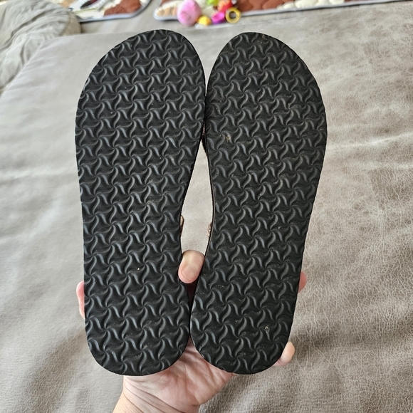 Teva Olowahu Sandals - Picture 6 of 7